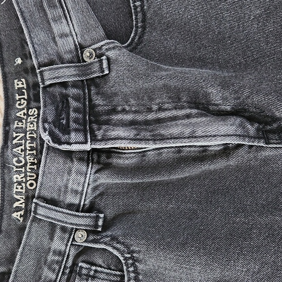 Women's AEO Black Jeans, Mom Jeans, size 4 Regular - Picture 2 of 5